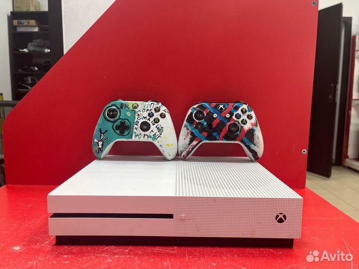 Xbox One S 1000 гб HDD