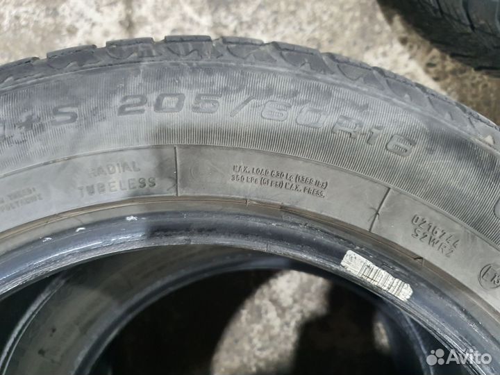 Goodyear UltraGrip Performance 2 205/60 R16 92H