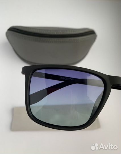 Солнцезащитные очки emporio armani