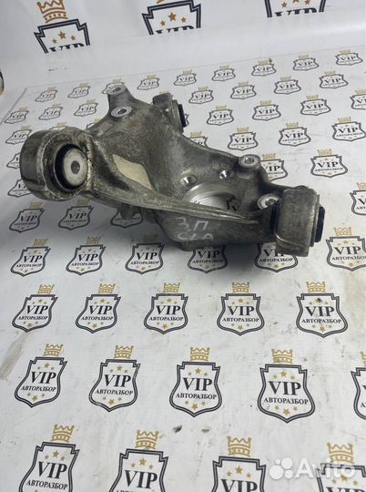 Кулак задний задний правый Mercedes-Benz Cla200