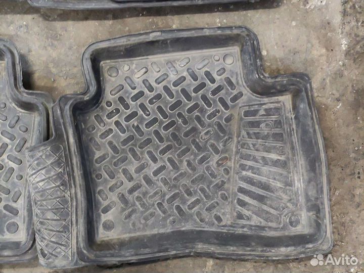 Коврик резиновый Kia Rio 3