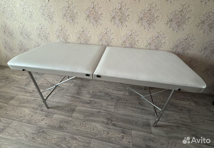 Кушетка для наращивания ресниц и шугаринга