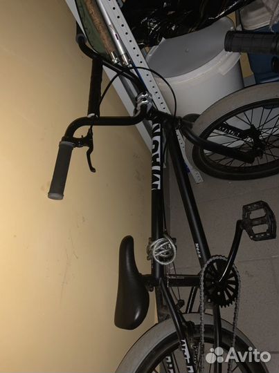 Трюковой велосипед BMX