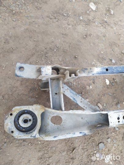 Балка задняя (подрамник) Ford Focus 2 седан 1.8