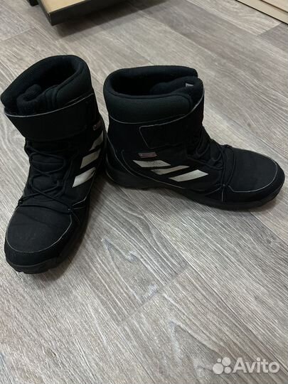 Зимние ботинки adidas 39