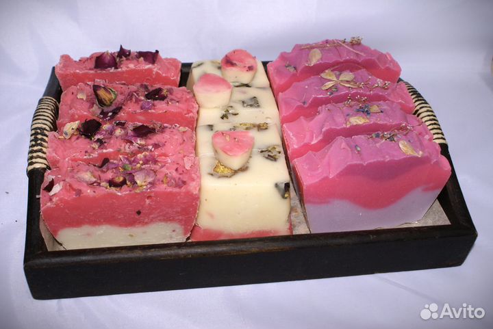 Натуральное мыло с шелком и гидролатом роз