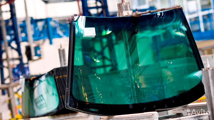 Стекло лобовое Toyota Gaia DS10