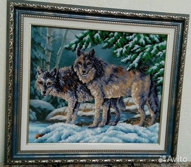 Картина вышита бисером