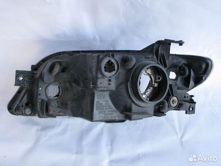 Mazda 323 2000 Фара передняя правая