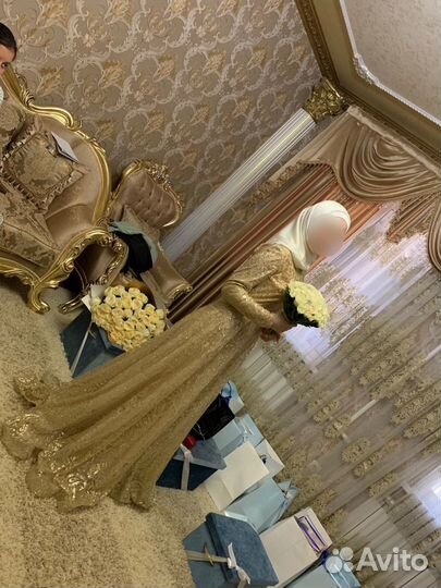 Вечернее платье