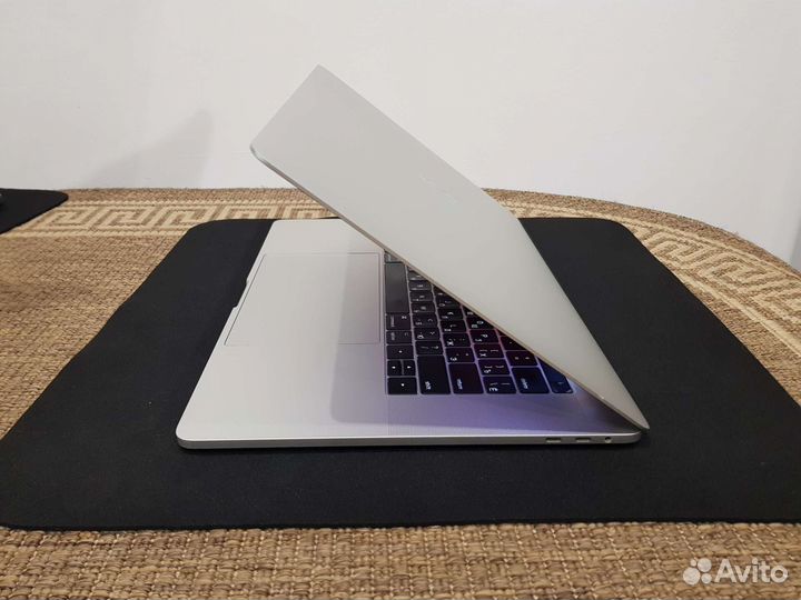 Ноутбук Apple MacBook Pro 15 2017