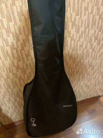 Акустическая гитара 