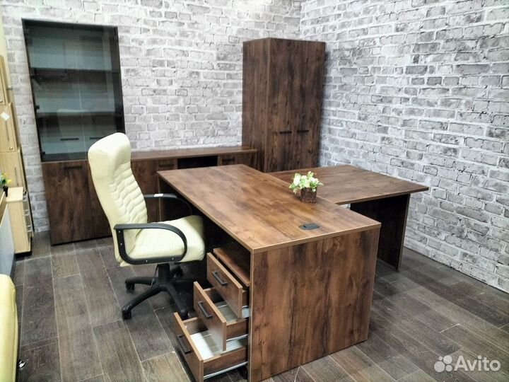 Новый кабинет руководителя, офисная мебель