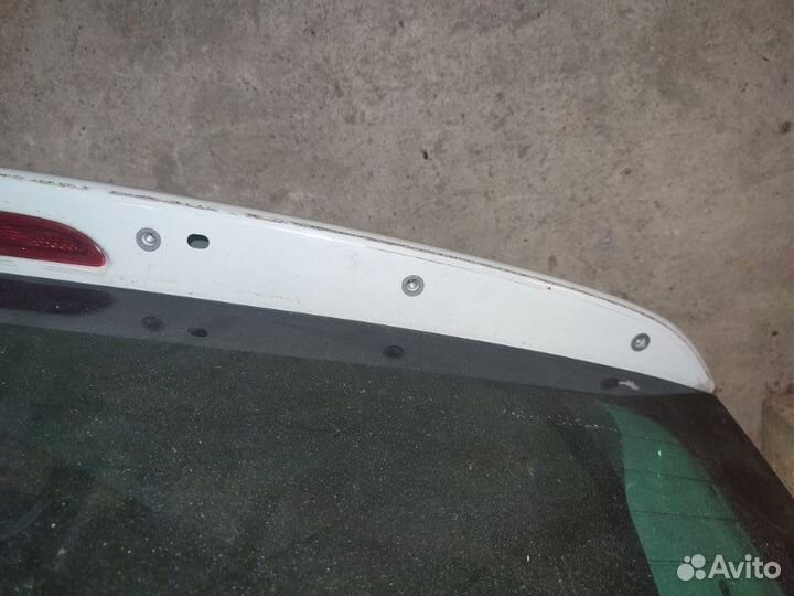 Дверь багажника Volkswagen Touareg 2 2011