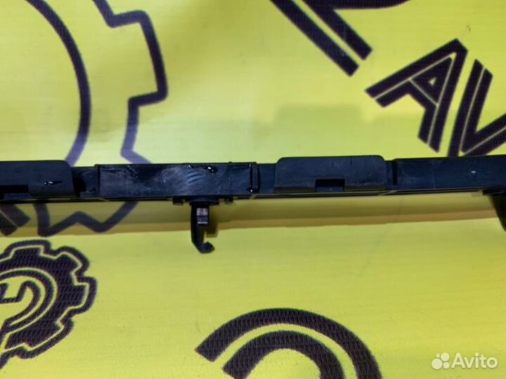 Крепление бампера заднее левое Lexus Gs430 UZS190