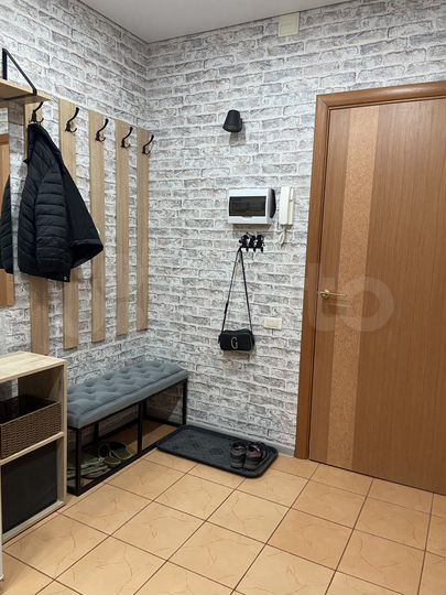 2-к. квартира, 40 м², 1/8 эт.