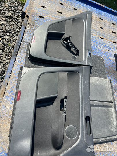 Обшивка двери volkswagen Golf Plus