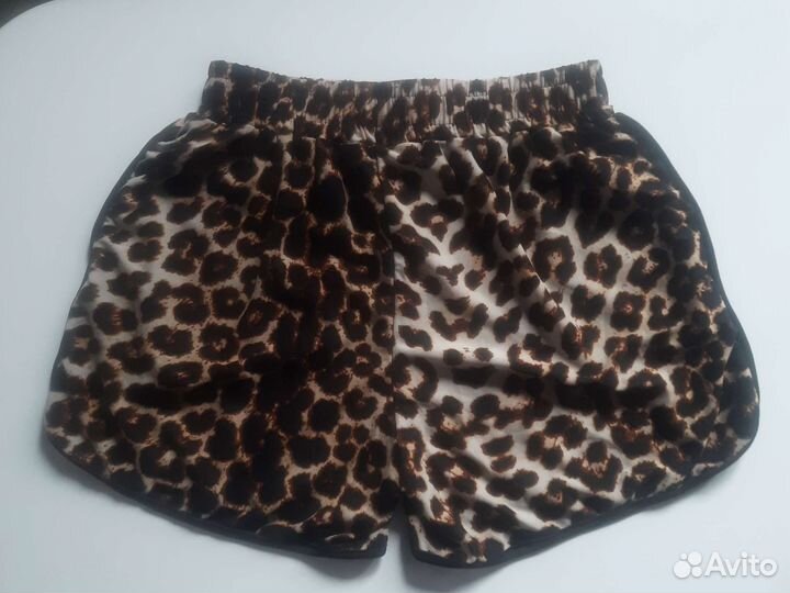 Спортивные шорты