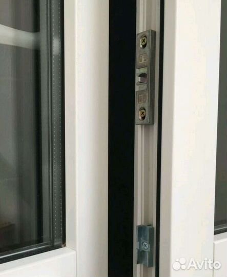 Защелка балконная с роликом 9 мм