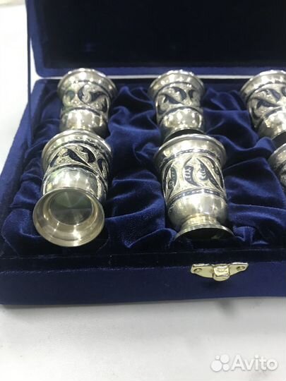 Серебряные стопки