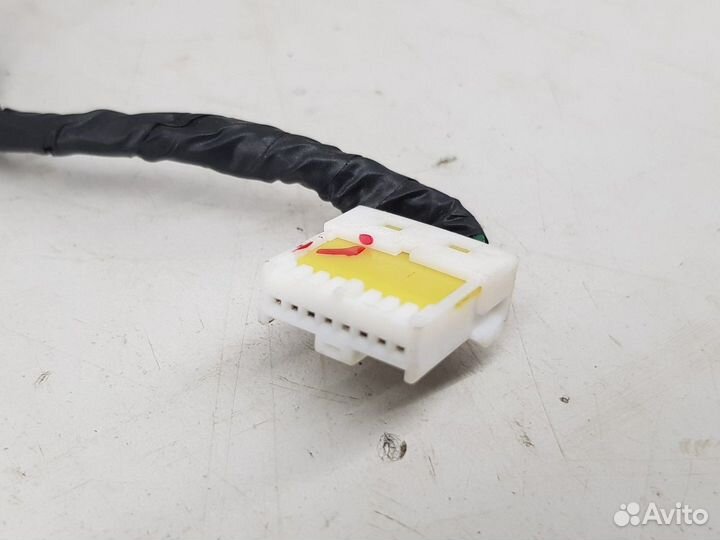 Электропроводка кнопок руля (Kia Quoris)