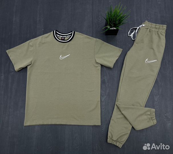 Костюм Nike