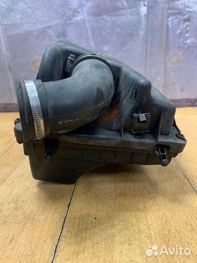 Корпус воздушного фильтра Opel Astra H Z16XEP