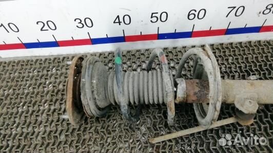 Стойка передняя правая toyota avensis T25 (HDN20N5