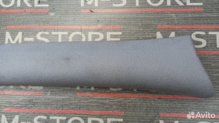 Обшивка стойки передняя правая Mercedes-Benz