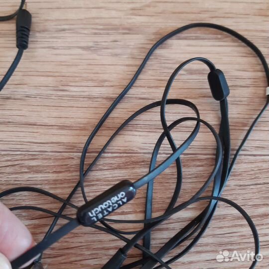 Зарядное устройство, наушники