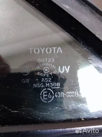 Стекло двери задней правой форточка Toyota Camry V