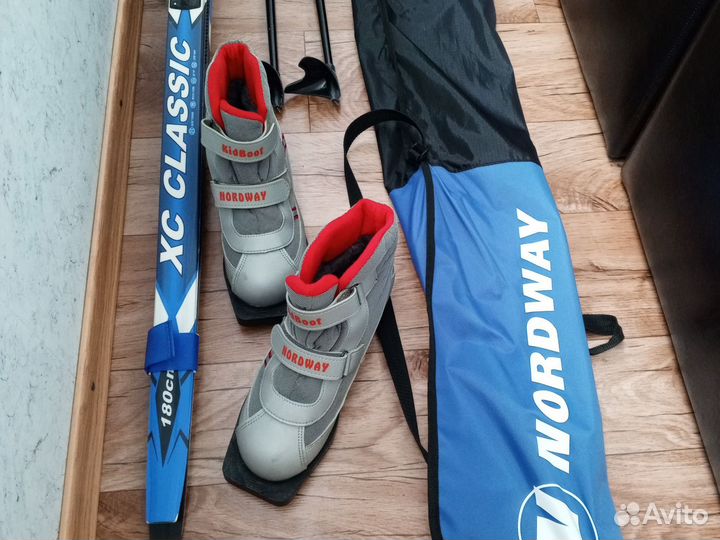 Лыжи с палками и ботинками(р. 38) +чехол