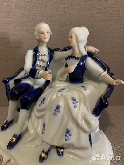 Статуэтка фарфоровая Rococo collection