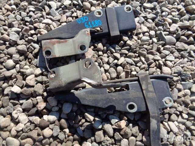 Петля капота Nissan Presage U30 KA24DE 2001/4