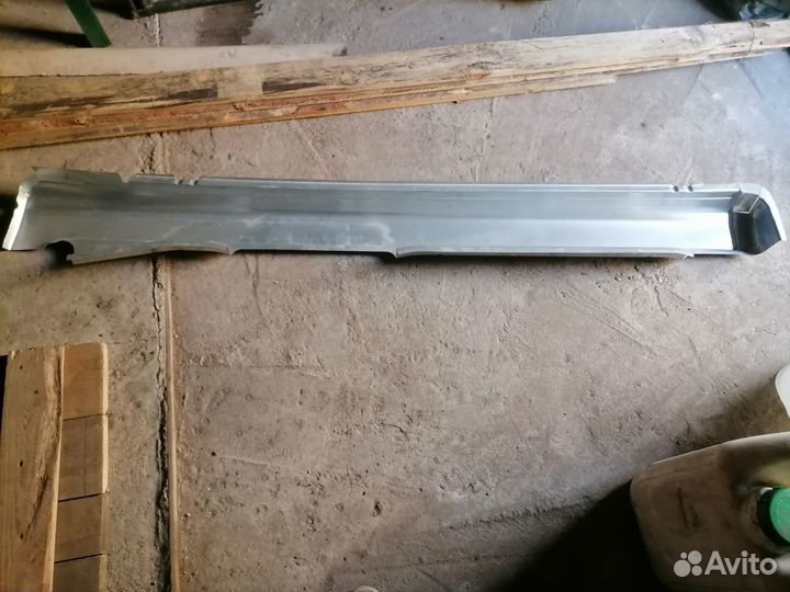 Продам порог правый на матиз