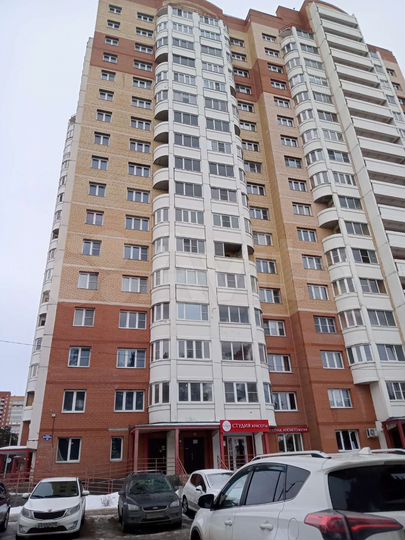 2-к. квартира, 80 м², 7/17 эт.