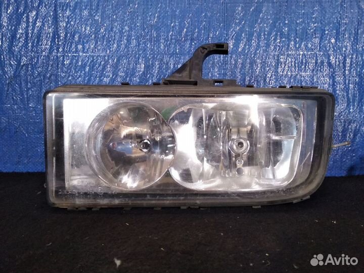 Фара левая Axor