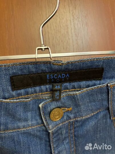 Джинсы Escada