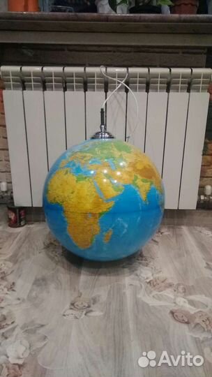 Глобус огромный