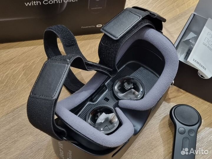 Очки виртуальной реальности Samsung SM-R325