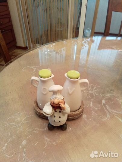 Набор бутылочек на подставке Повар