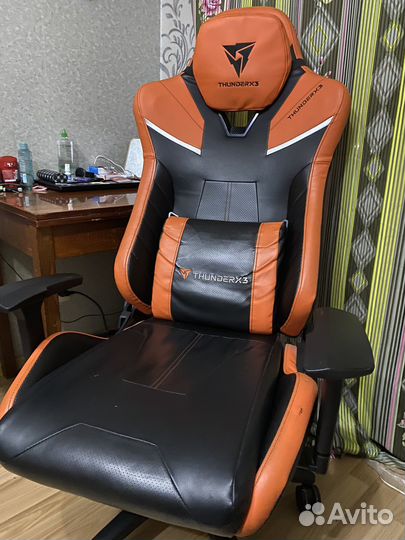 Игровое кресло thunderx3