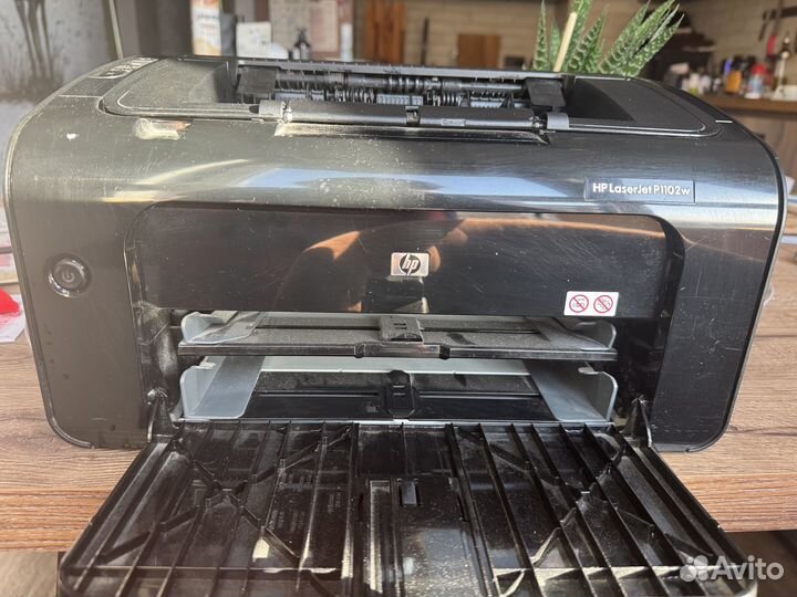 Принтер HP laserjet p1102w