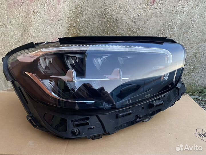 Передняя фара MB 213 рестайниг