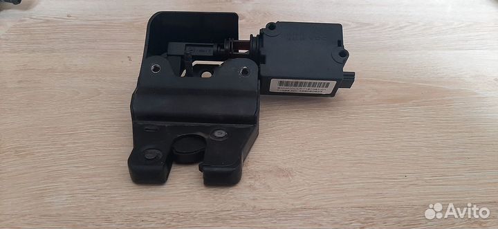 Замок крышки багажника BMW 7-Series 750i E65