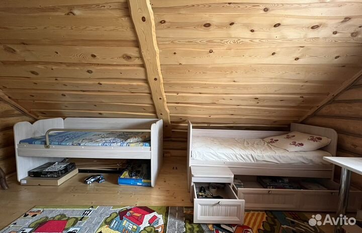 Двухъярусная кровать