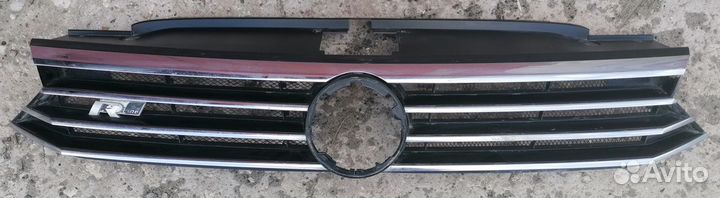 Решетка радиатора VW passat B8