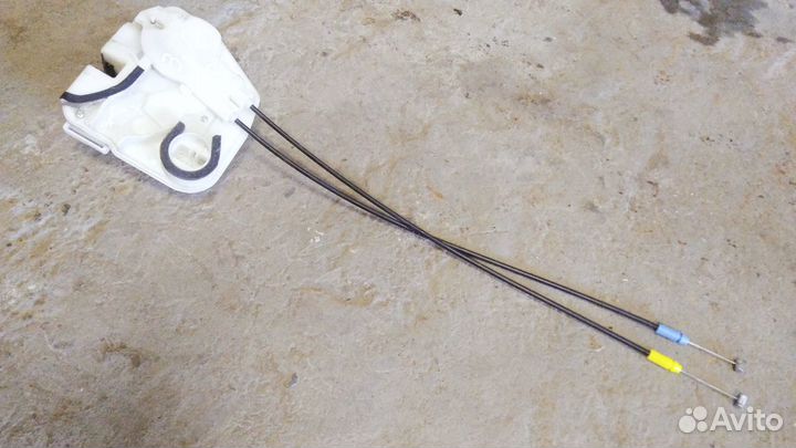 Дверной замок задний правый Mitsubishi ASX 2010