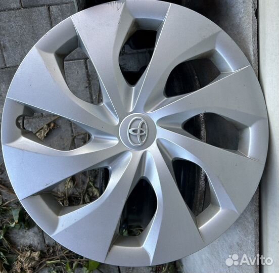 Диски r16 на Toyota corolla (без колпаков)