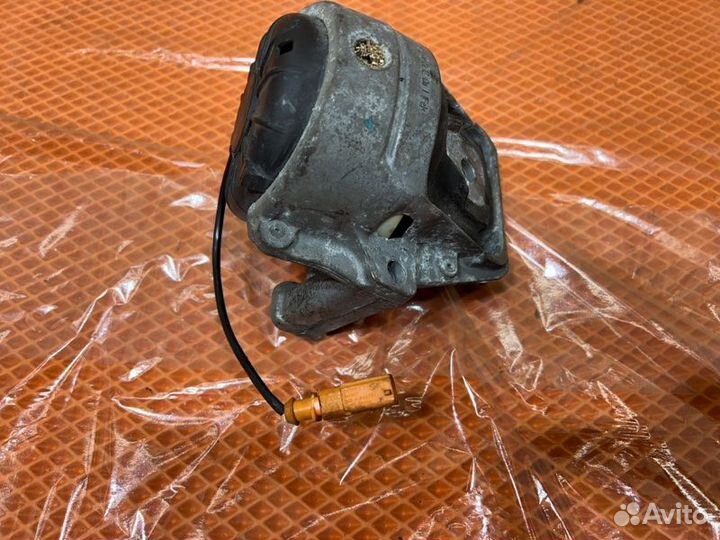 Подушка двигателя Audi A4 Iv B8 cdnk 2010